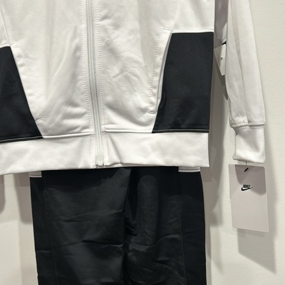 Nike two-piece set zip up joggers boys size 6 black and white new with tags - Picture 3 of 6